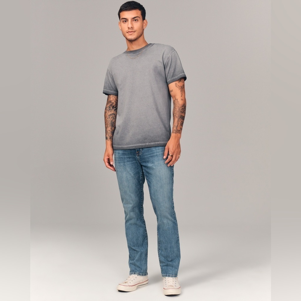 Abercrombie & Fitch Men’s distressed Athletic Straight Stretch Blue Jeans